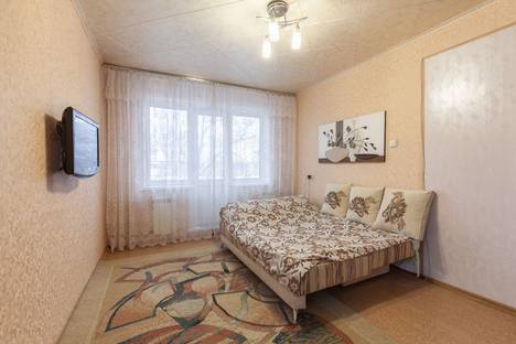 Однокомнатная квартира в аренду посуточно в Тольятти по адресу Советская улица, 83