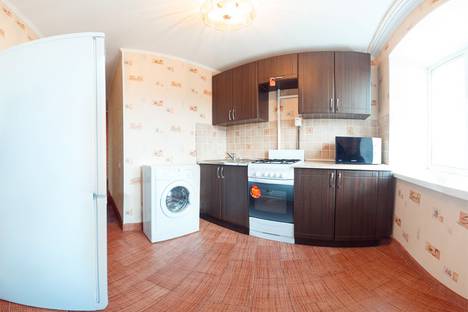 Однокомнатная квартира в аренду посуточно в Омске по адресу Иртышская набережная, 26