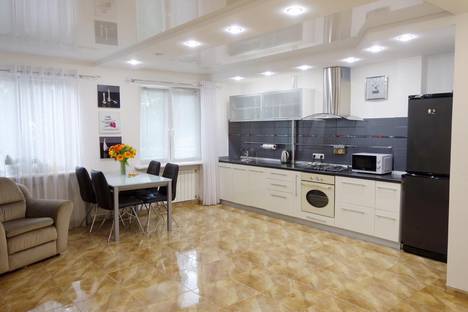 Двухкомнатная квартира в аренду посуточно в Волгограде по адресу улица Сухова, 19