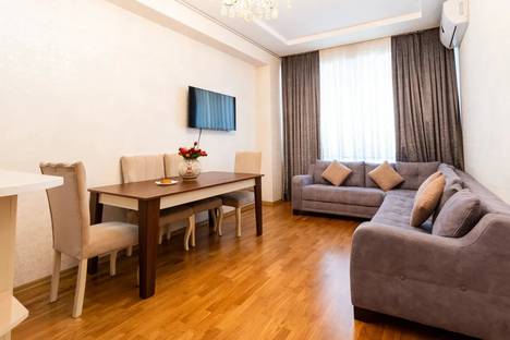 Двухкомнатная квартира в аренду посуточно в Баку по адресу Узбекистанская улица, 1, метро Кара Караев