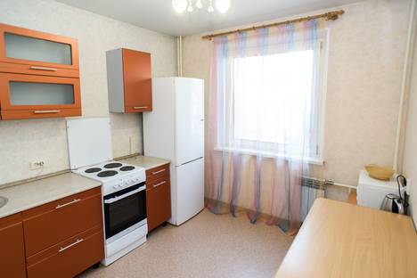 Трёхкомнатная квартира в аренду посуточно в Челябинске по адресу улица Цвиллинга, 62