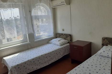 Комната в аренду посуточно в Евпатории по адресу Комиссаровская улица, 5