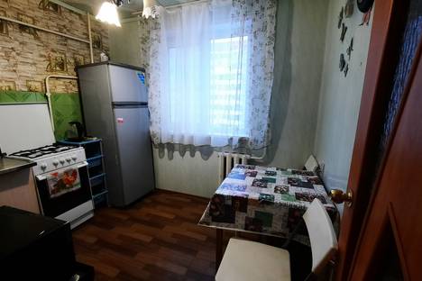 Двухкомнатная квартира в аренду посуточно в Первоуральске по адресу улица Емлина, 6