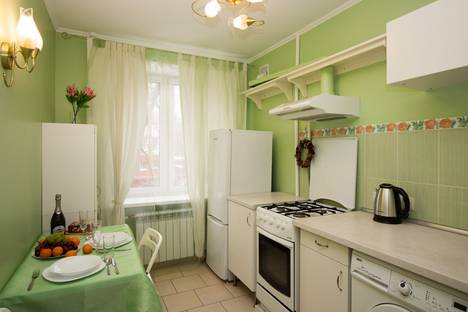 Двухкомнатная квартира в аренду посуточно в Москве по адресу Малая Тульская улица, 8, метро Тульская