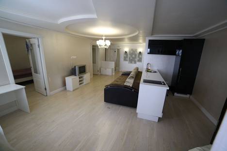 Двухкомнатная квартира в аренду посуточно в Уфе по адресу Комсомольская улица, 106
