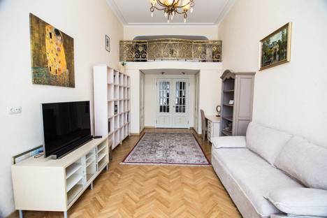 Двухкомнатная квартира в аренду посуточно в Санкт-Петербурге по адресу набережная реки Мойки, 81, метро Адмиралтейская