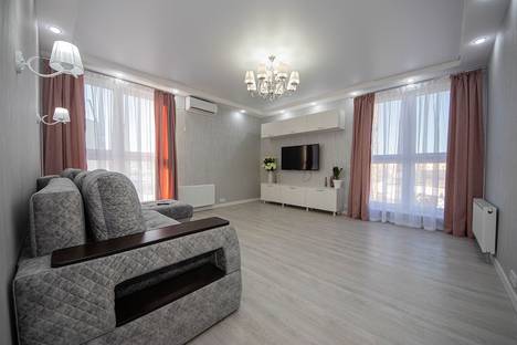 Двухкомнатная квартира в аренду посуточно в Феодосии по адресу Черноморская набережная, 1К