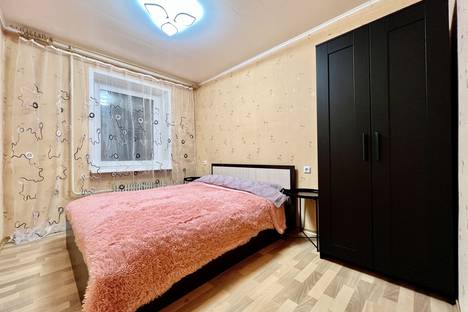 Трёхкомнатная квартира в аренду посуточно в Мурманске по адресу Привокзальная улица, 20