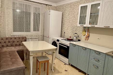 Двухкомнатная квартира в аренду посуточно в Каспийске по адресу Кавказская улица, 6