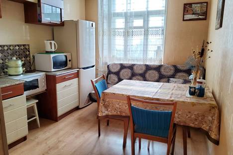 Двухкомнатная квартира в аренду посуточно в Владивостоке по адресу Пушкинская улица, 34