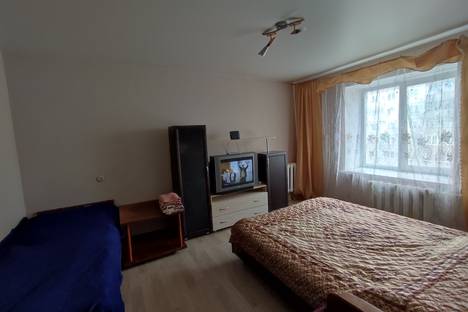 Двухкомнатная квартира в аренду посуточно в Смоленске по адресу проспект Строителей, 7