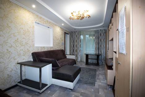 Трёхкомнатная квартира в аренду посуточно в Белогорске по адресу улица Кирова, 136