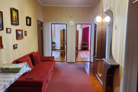 Трёхкомнатная квартира в аренду посуточно в Ялте по адресу посёлок городского типа Массандра
