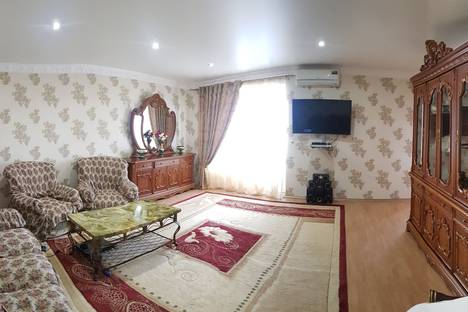 Трёхкомнатная квартира в аренду посуточно в Сухуме по адресу улица Имама Шамиля, 27