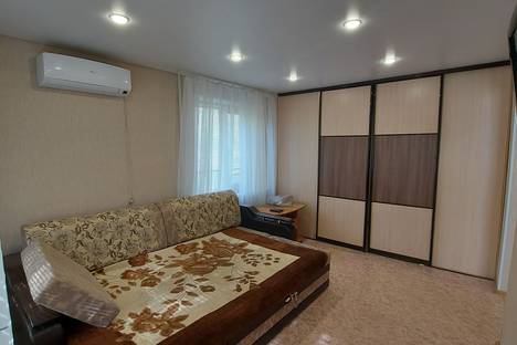Однокомнатная квартира в аренду посуточно в Сызрани по адресу улица Лазо, 19