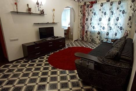 Трёхкомнатная квартира в аренду посуточно в Астрахани по адресу Боевая улица, 67