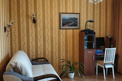 Двухкомнатная квартира в аренду посуточно в Владивостоке по адресу проспект 100-летия Владивостока, 50