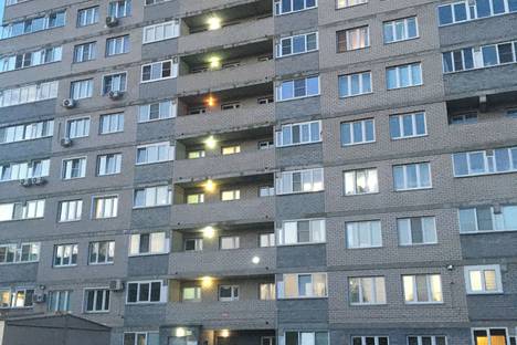 Однокомнатная квартира в аренду посуточно в Кирове по адресу Ленинский район, 2-й Хлыновский переулок, 1