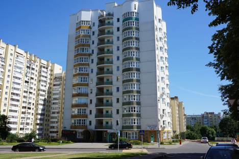 Трёхкомнатная квартира в аренду посуточно в Минске по адресу Гвардейская улица, 16
