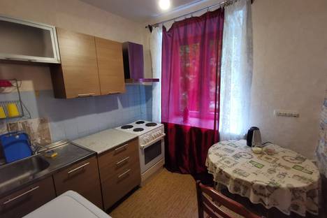 Комната в аренду посуточно в Красноярске по адресу улица Профсоюзов, 56