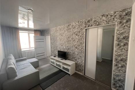 Двухкомнатная квартира в аренду посуточно в Кызыле по адресу улица Калинина, 3