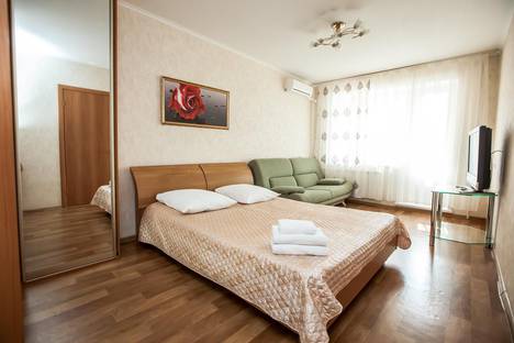 Однокомнатная квартира в аренду посуточно в Тольятти по адресу ул. Льва Яшина, 10