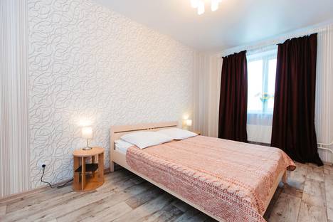 Двухкомнатная квартира в аренду посуточно в Тольятти по адресу Комсомольская ул., 84Б
