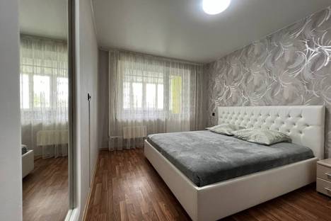 Трёхкомнатная квартира в аренду посуточно в Тольятти по адресу Юбилейная ул., 79