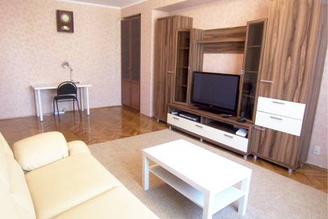 Трёхкомнатная квартира в аренду посуточно в Москве по адресу Новый Арбат, 22, метро Смоленская
