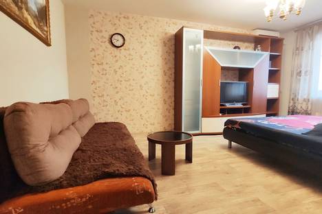 Однокомнатная квартира в аренду посуточно в Тольятти по адресу Тополиная ул., 47