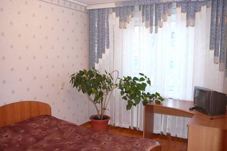 Двухкомнатная квартира в аренду посуточно в Тюмени по адресу ул. Попова д. 7