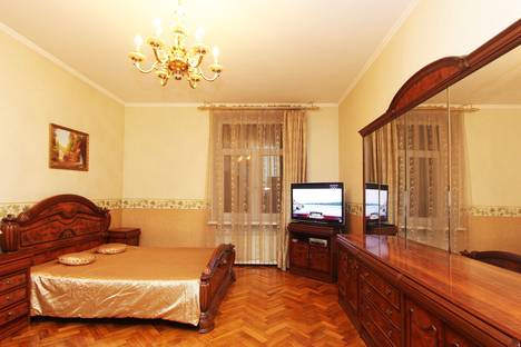 Двухкомнатная квартира в аренду посуточно в Москве по адресу ул. Генерала Ермолова, д. 2, метро Парк Победы