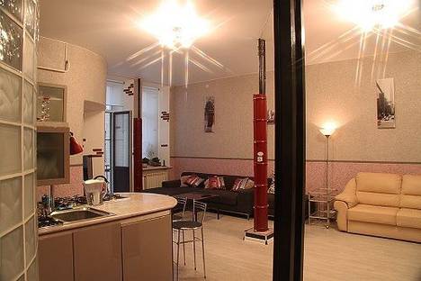 Трёхкомнатная квартира в аренду посуточно в Москве по адресу переулок Малый Козихинский, 12, метро Тверская