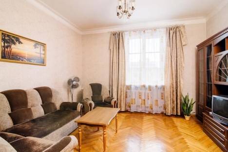 Двухкомнатная квартира в аренду посуточно в Минске по адресу Ленина, 6, метро Немига