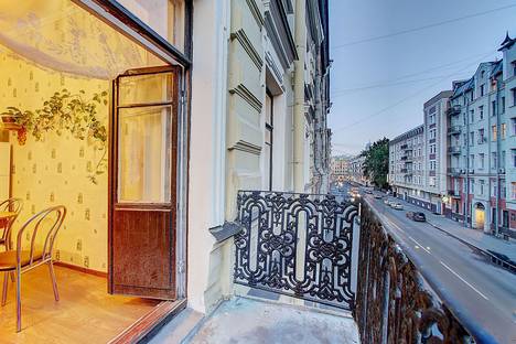 Однокомнатная квартира в аренду посуточно в Санкт-Петербурге по адресу Невский 172, метро Площадь Александра Невского-II